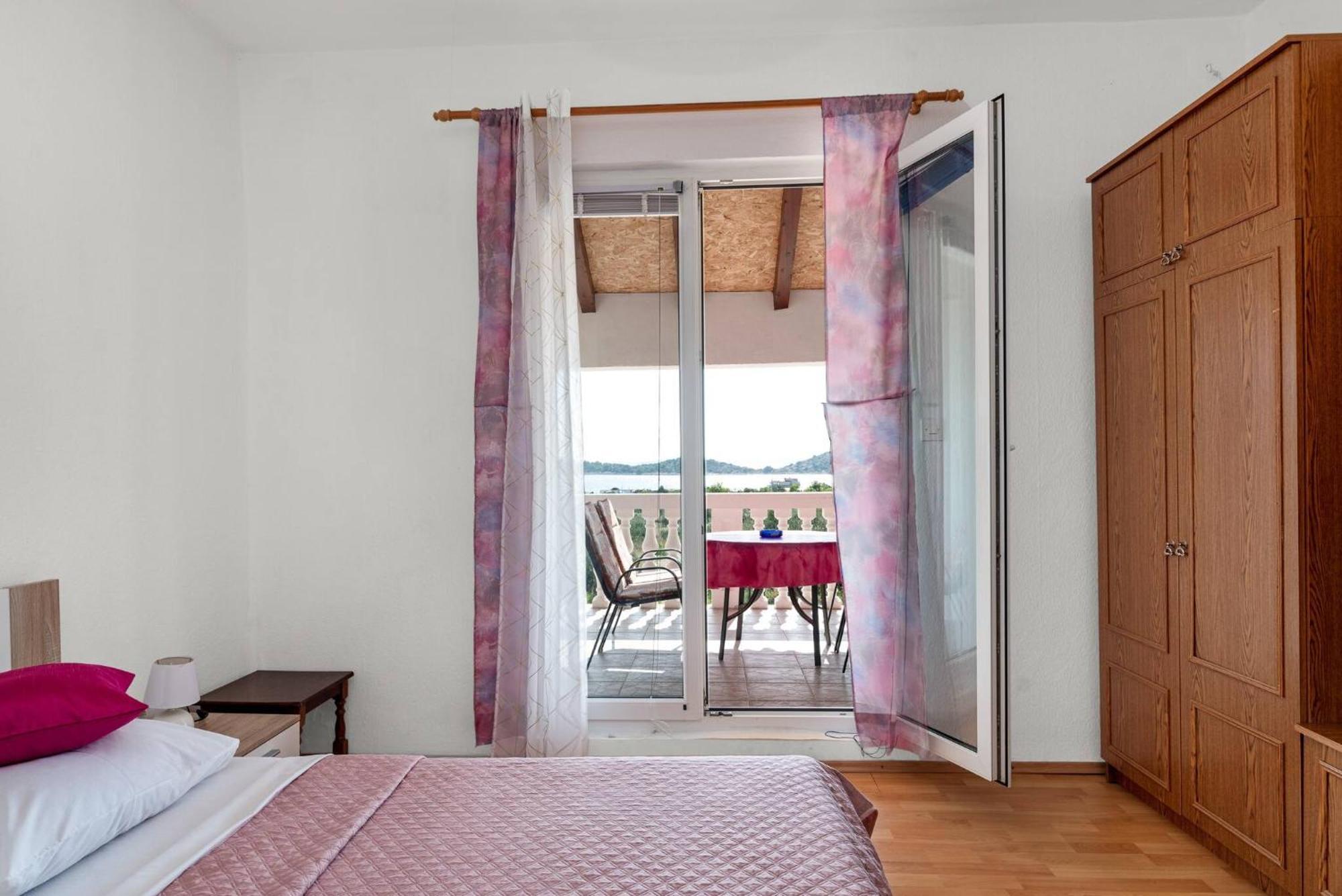Apartment Lara Tribalj Exteriér fotografie